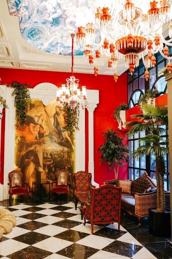 Reform Hotel Van Luaran gambar