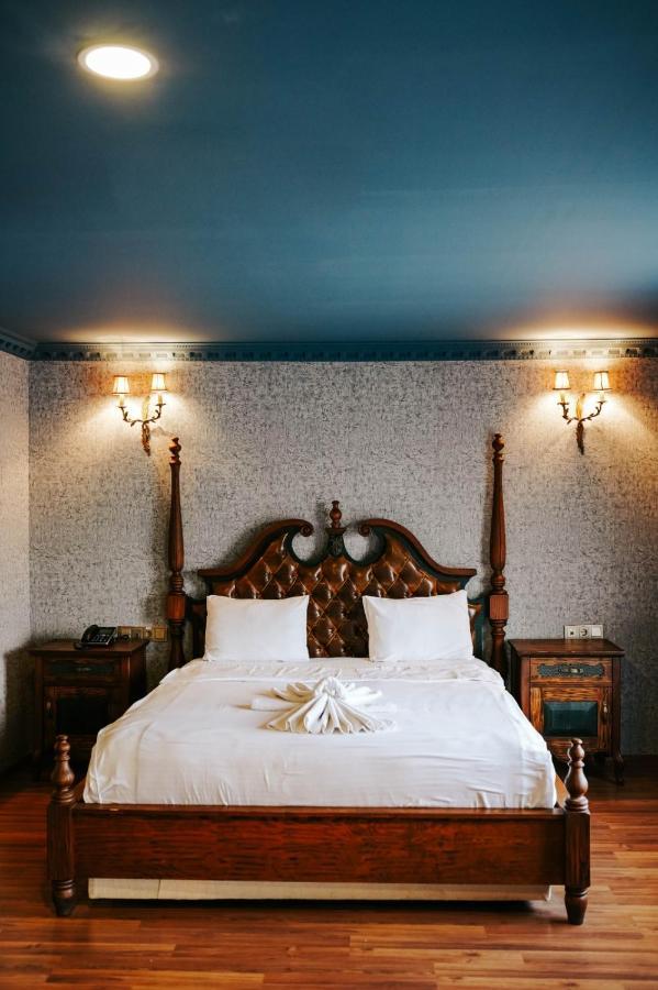 Reform Hotel Van Luaran gambar
