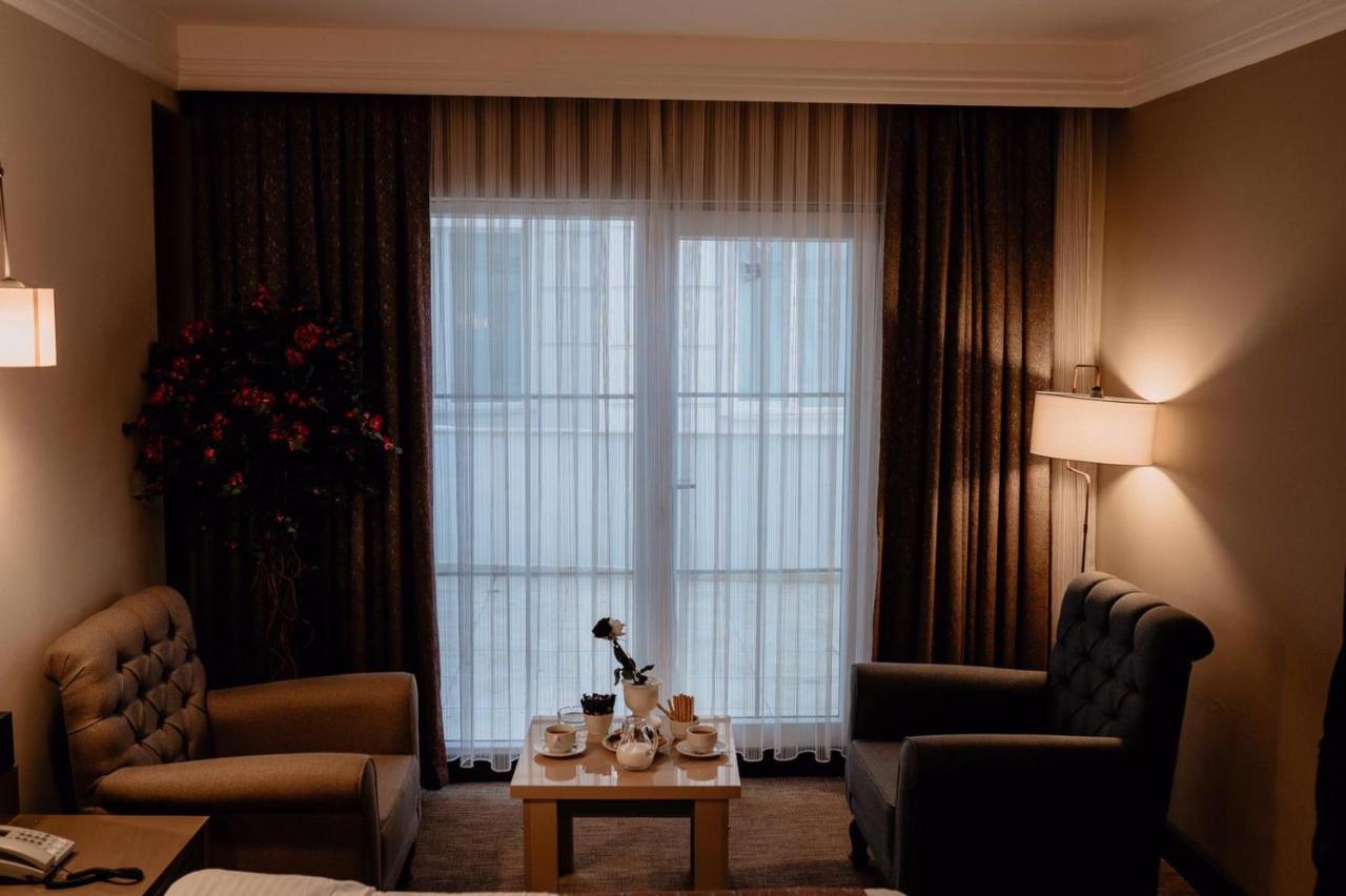 Reform Hotel Van Luaran gambar
