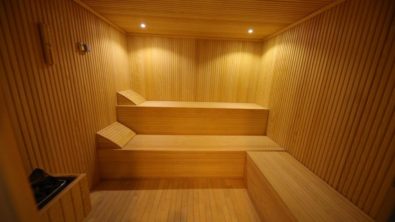 Reform Hotel Van Luaran gambar