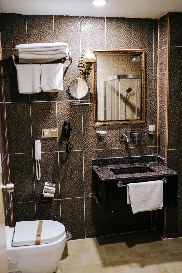Reform Hotel Van Luaran gambar