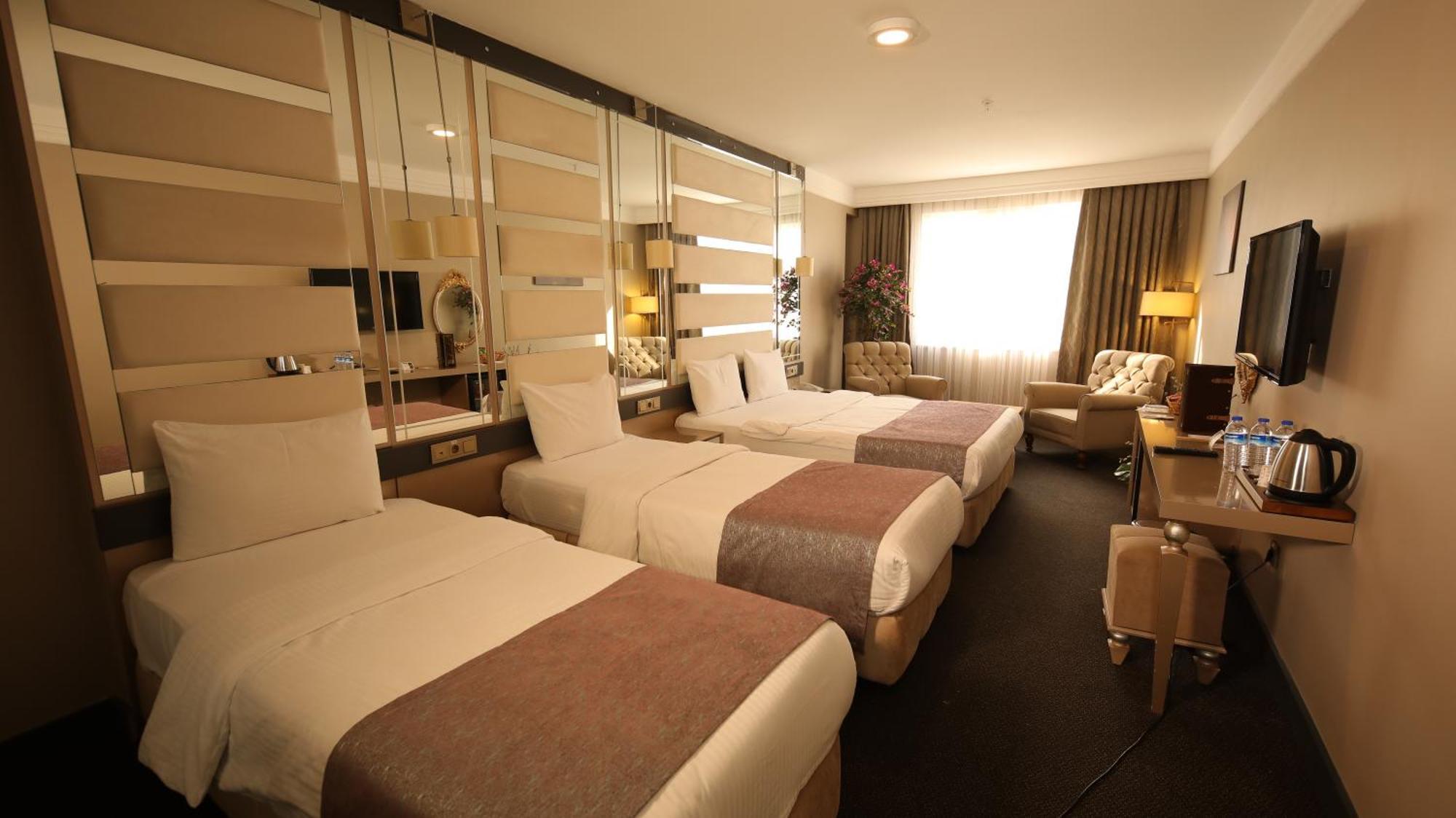 Reform Hotel Van Luaran gambar