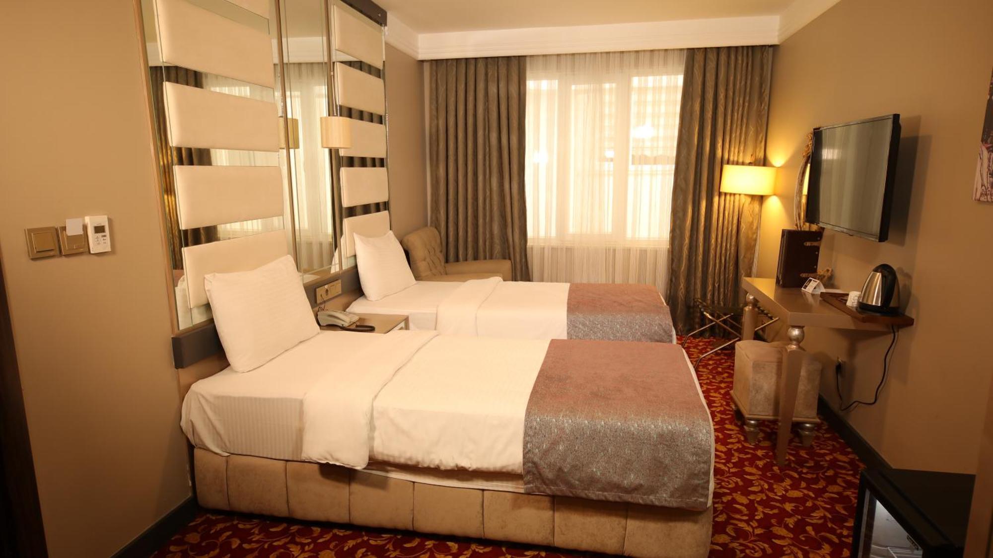 Reform Hotel Van Luaran gambar