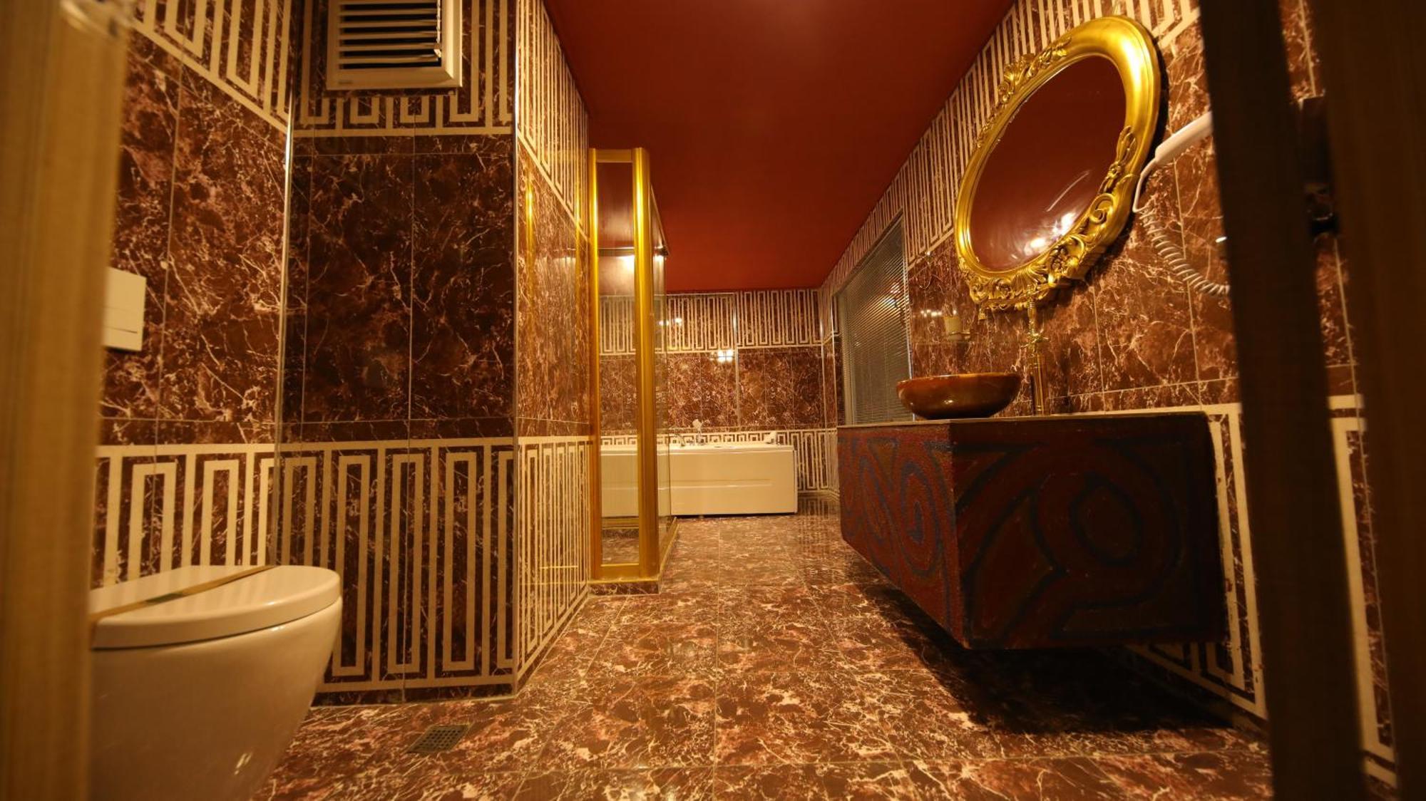 Reform Hotel Van Luaran gambar