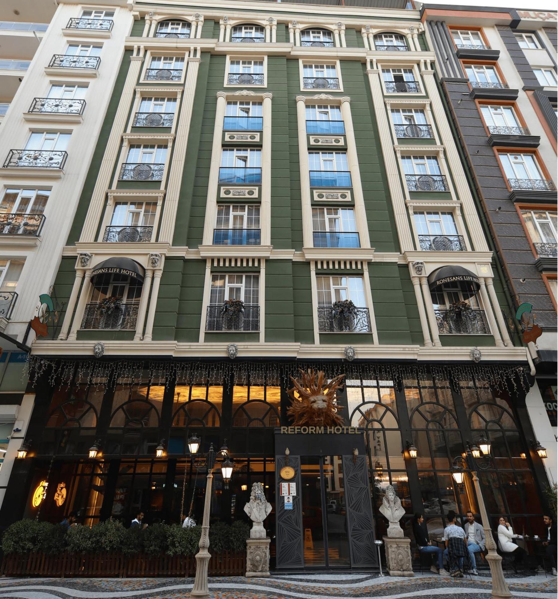 Reform Hotel Van Luaran gambar